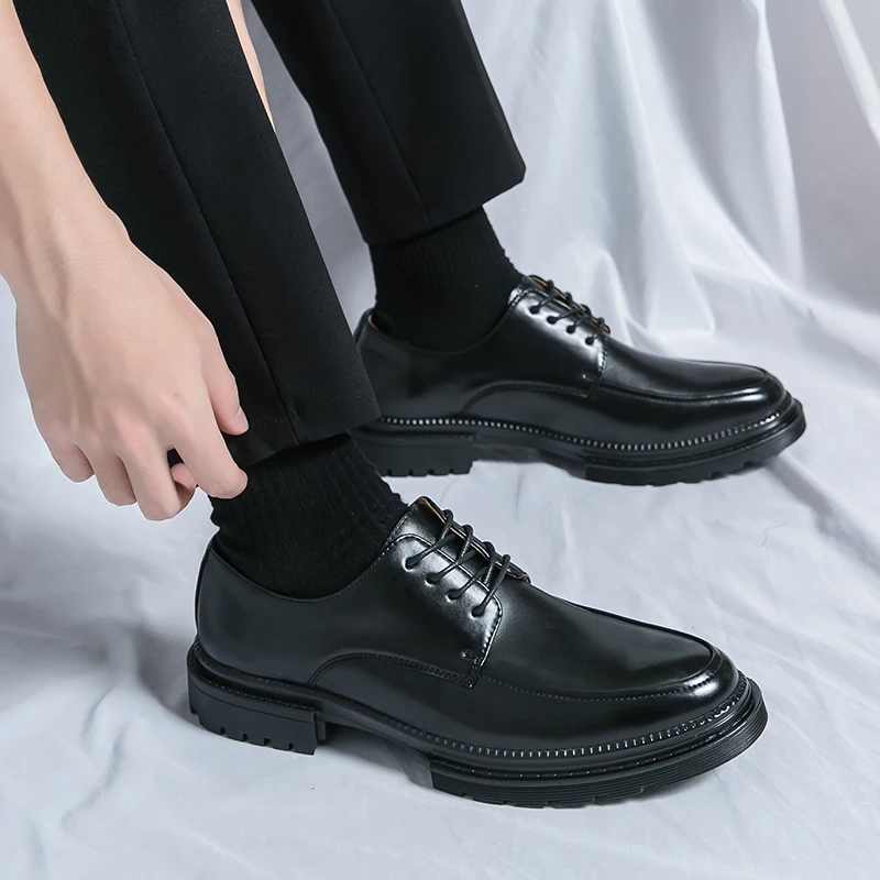 Élégantes chaussures noires en cuir