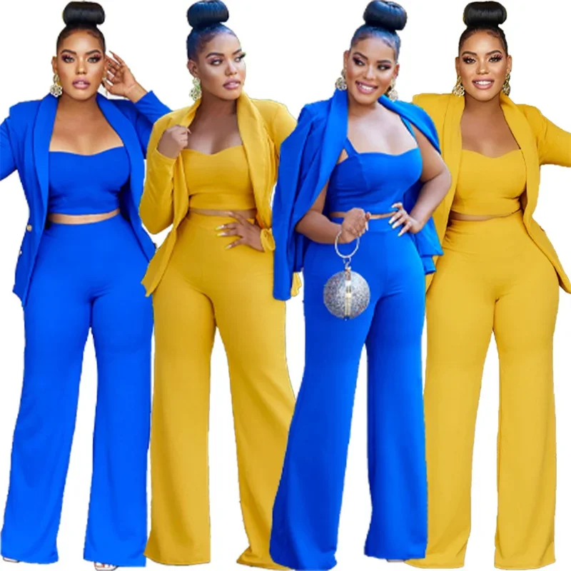 Ensemble féminin bleu trois pièces
