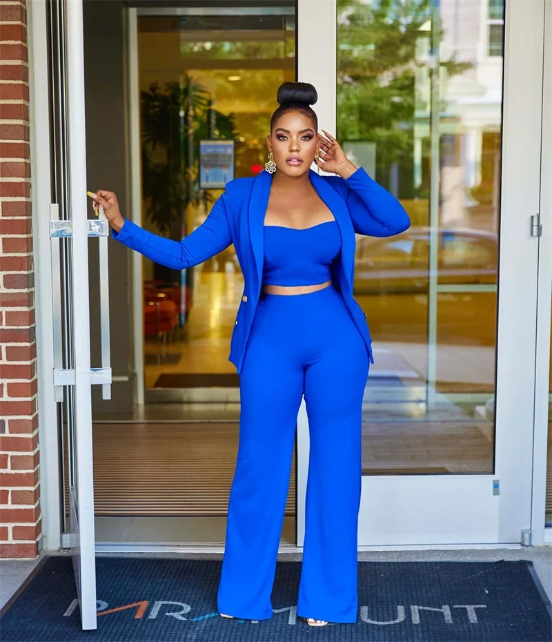 Costume 3 pièces femme bleu élégant